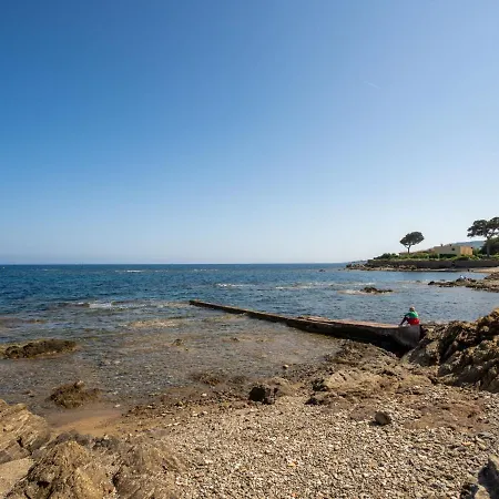 Holiday home L'escarpe Des Arbousiers By Interhome