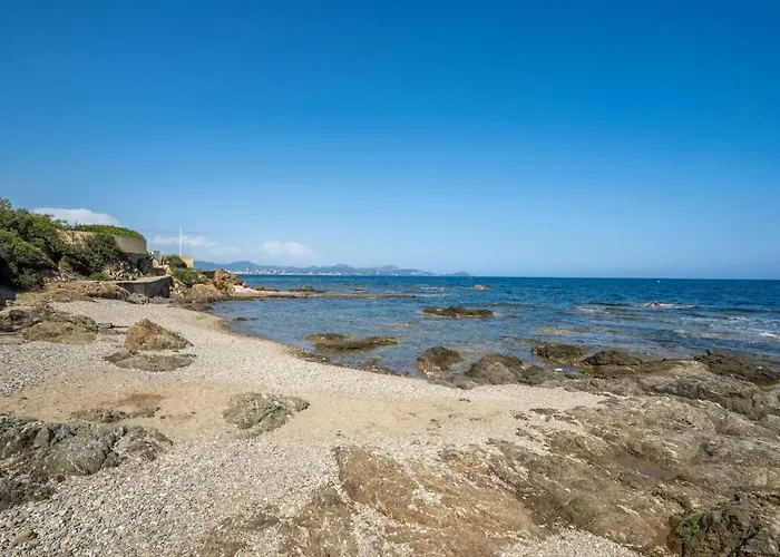 L'escarpe Des Arbousiers By Interhome Vakantiehuis Saint Aygulf