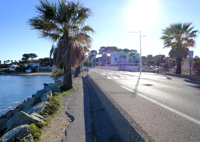 L'escarpe Des Arbousiers By Interhome Vakantiehuis Saint Aygulf