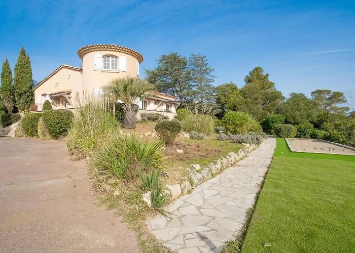L'escarpe Des Arbousiers By Interhome
