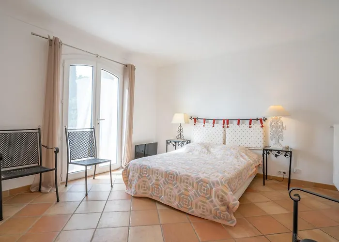 Vakantiehuis L'escarpe Des Arbousiers By Interhome