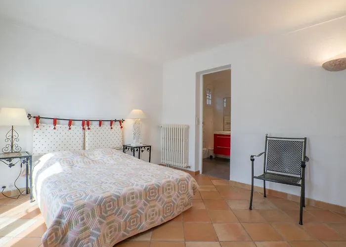 L'escarpe Des Arbousiers By Interhome Vakantiehuis Saint Aygulf