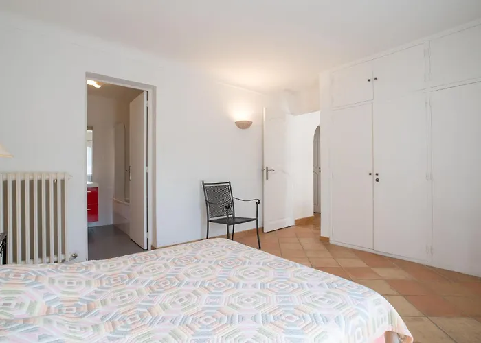 L'escarpe Des Arbousiers By Interhome Vakantiehuis