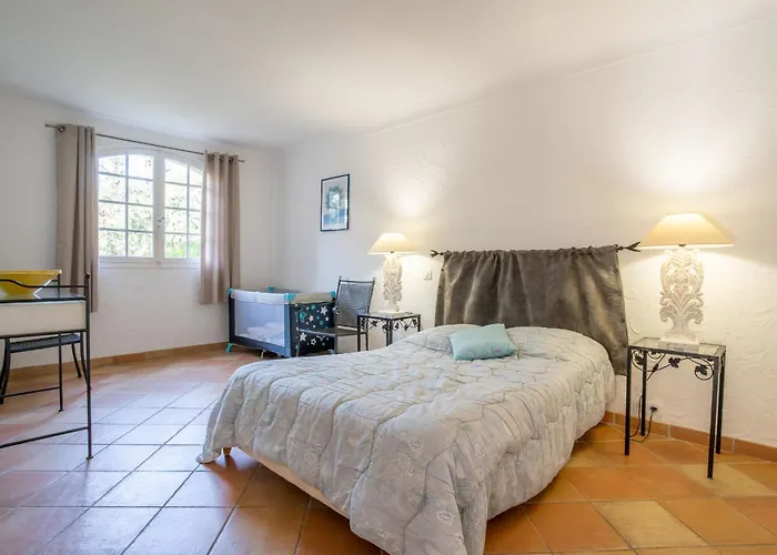 L'escarpe Des Arbousiers By Interhome