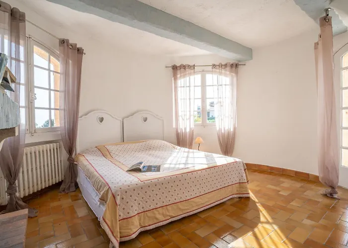 Vakantiehuis L'escarpe Des Arbousiers By Interhome