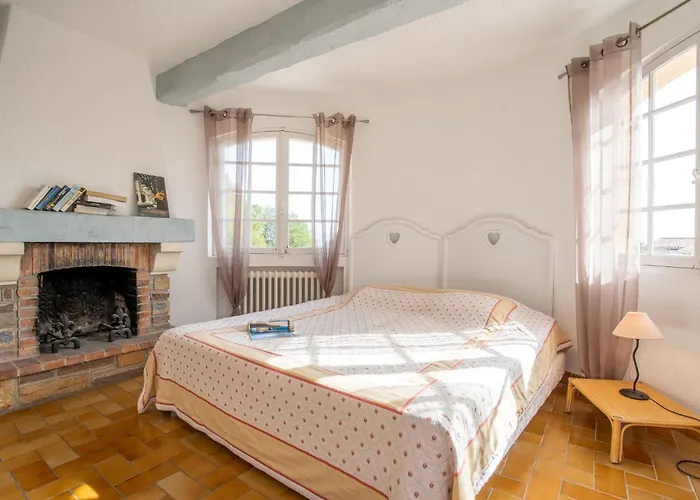 L'escarpe Des Arbousiers By Interhome Vakantiehuis