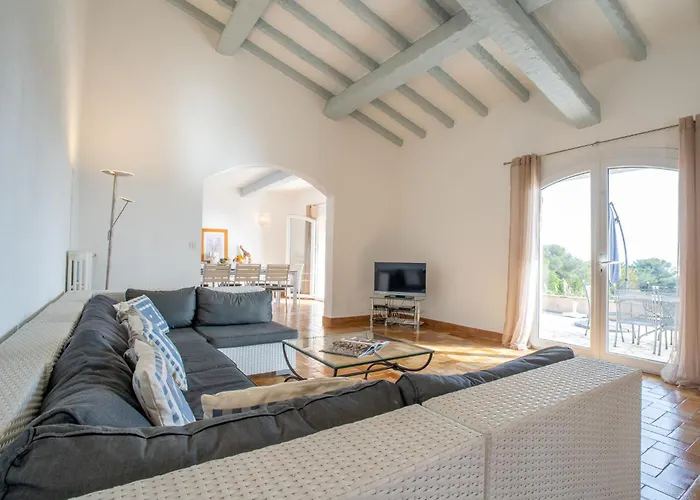 Vakantiehuis L'escarpe Des Arbousiers By Interhome