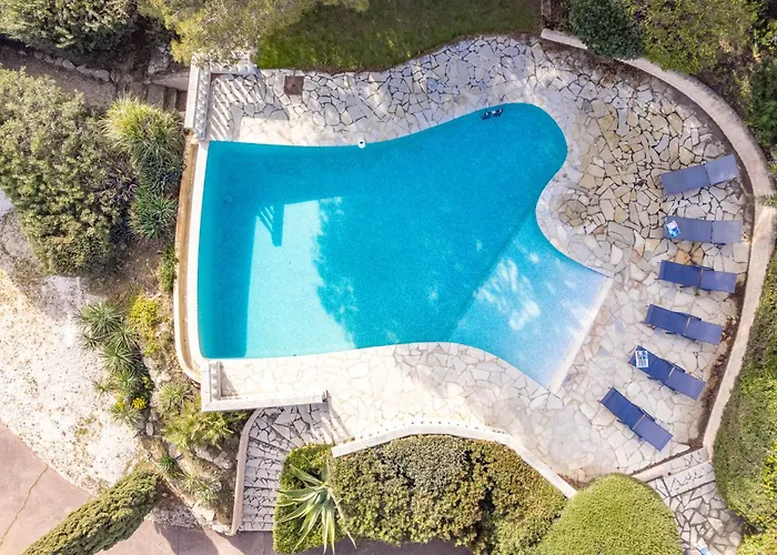 L'escarpe Des Arbousiers By Interhome Vakantiehuis Saint Aygulf